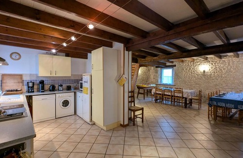 Angeduc Cabaña | Casa rural espaciosa con piscina climatizada, jardín, WIFI y mascotas permitidas