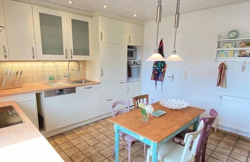 Bergisch Gladbach Casa | Spacious country house with panoramic view