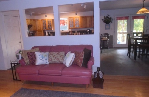 Berryville Casa | Spacious Country Home 1 hour from Eureka & Branson