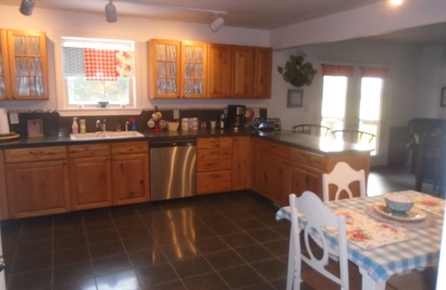 Berryville Casa | Spacious Country Home 1 hour from Eureka & Branson