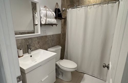 West Hartford Apartamento | Spacious Cozy 1BR Apartment