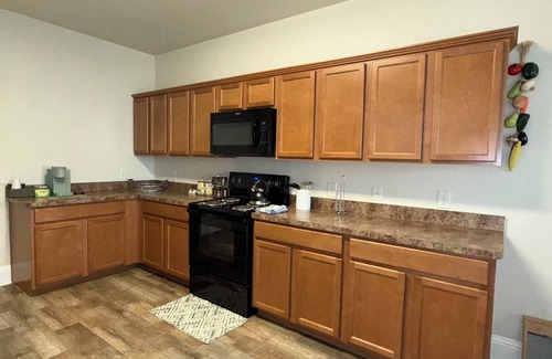 Northeast Houston Casa | Spacious, Cozy and Clean! 15 miles to Downtown Houston, 18 miles to IAH.