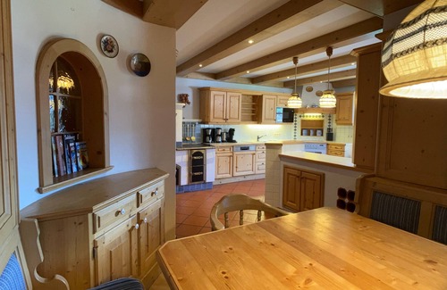 Mauterndorf Chalet De Esquí | Spacious cozy apartment (15 p) in chalet near historic Mauterndorf Obertauern