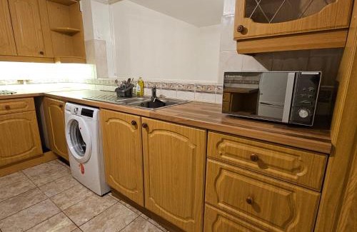Newark upon Trent Casa | Spacious, cozy double room 3 with amenities