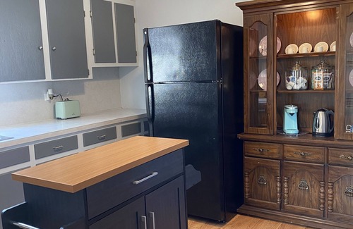 Sulphur Casa | Spacious, cozy home in quiet neighborhood.