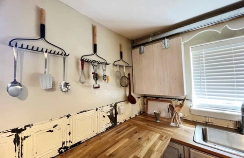 Questa Casa | Spacious cozy home, minutes from adventure both in Red River & Taos.