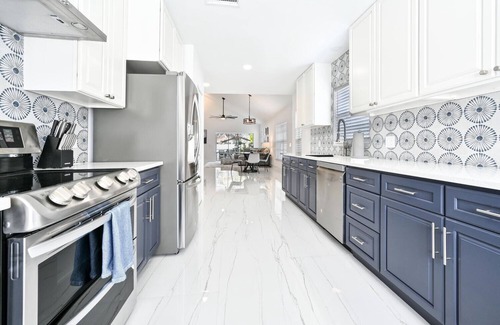 Coachman Glen Villa | Spacious+cozy house, near the beach, heated pool.