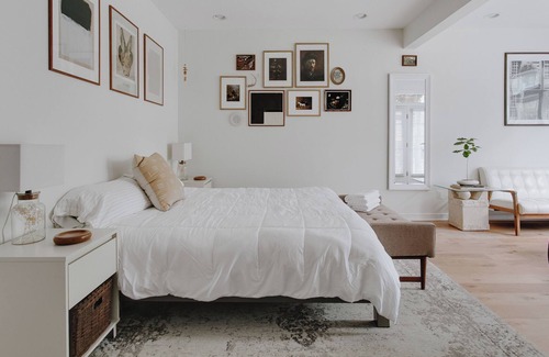 North Chesterfield Casa | Spacious & Cozy Modern Art Suite - Centrally Located!
