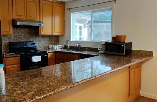 Pleasanton Casa | Spacious & Cozy Pleasanton Home, 4br/2ba, w/Parking, WiFi, Kitchen and More