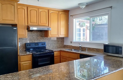 Pleasanton Casa | Spacious & Cozy Pleasanton Home, 4br/2ba, w/Parking, WiFi, Kitchen and More