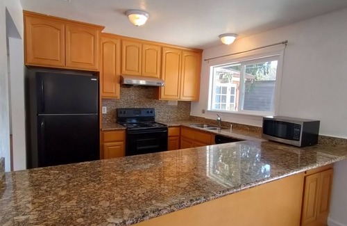 Pleasanton Casa | Spacious & Cozy Pleasanton Home, 4br/2ba, w/Parking, WiFi, Kitchen and More