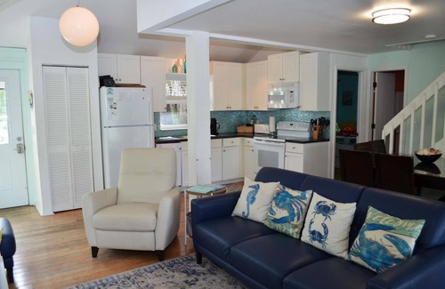 North Captiva Cabaña | Spacious "Crab Cakes" Cottage on N. Captiva Island,FL with GolfCart and Starlink