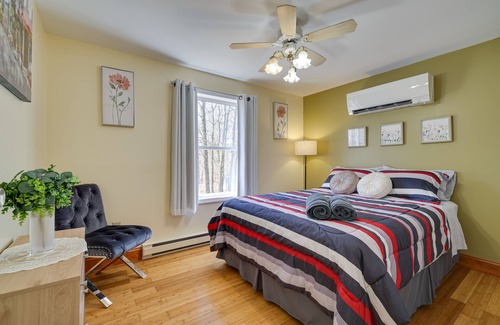 Cresco Casa | Spacious Cresco Home w/ Pool Table & Deck!
