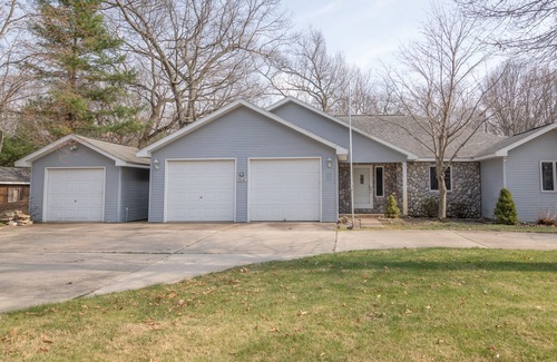 Caseville Casa | Spacious Custom Caseville home Steps 2 Beach/Woods