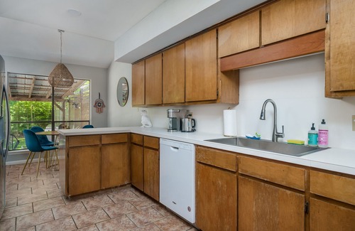 Barton Hills Casa | Spacious Desert Hippie Bungalow in Barton Springs!