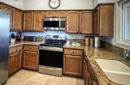 Central Scottsdale Condominio | Spacious desert retreat Luxurious Raquet Club Gated Community- Tennis,pools&more
