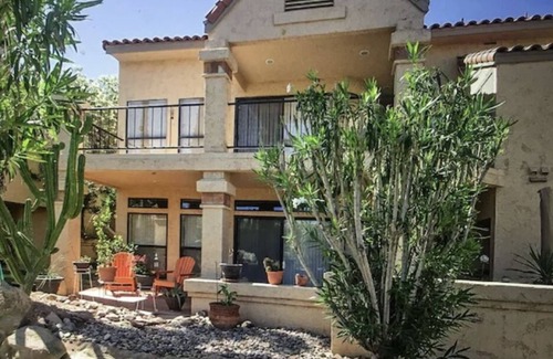 Central Scottsdale Condominio | Spacious desert retreat Luxurious Raquet Club Gated Community- Tennis,pools&more
