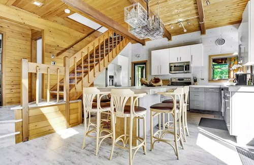 Bushkill Cabina | Spacious "Design Lodge" In Woods - Bushkill
