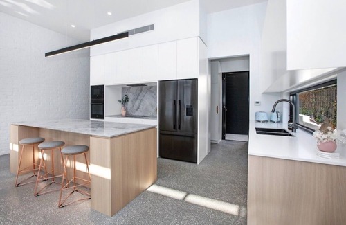 Woolooware Casa | Spacious Designer 4 bed family home - pool + pets