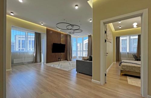 Almaty Apartamento | Spacious Designer Apartment with a Scenic View