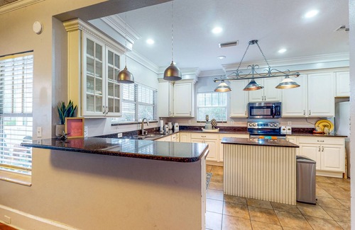 Plant City Casa | Spacious Designer Home with Private Solar-Heated Pool, Treehouse & Sunroom