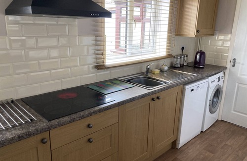 Grantham Cabaña | Spacious Detached Bungalow With Ample Parking