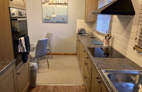 Grantham Cabaña | Spacious Detached Bungalow With Ample Parking