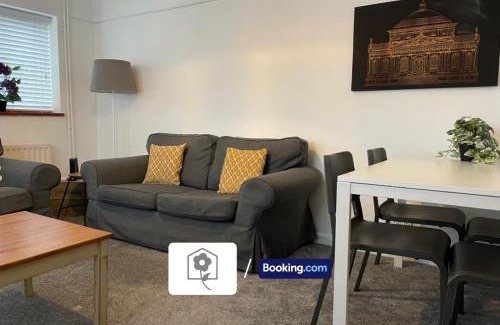 Portswood Casa | Spacious Detached Highfield House By Your Stay Solutions Short Lets & Serviced Accommodation Southampton Free Parking