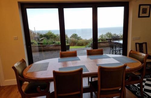 Aldborough Casa | Spacious Detached Home with Beautiful Seaviews, sleeps 6