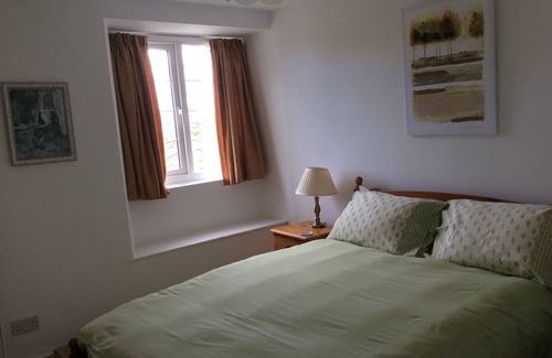 Looe Otro | espaciosa vivienda unifamiliar situada en terreno propio de un acre 1/2 - ideal para familias.