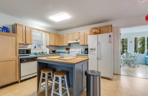 Ocean View Cabaña | Spacious Dog-Friendly Escape Near Bethany Beach w/ Pool & Sunroom