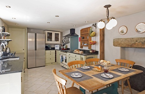 Cawsand Casa | Amplia casa familiar en el centro del pueblo cerca de las playas. 4 camas, capacidad para 8
