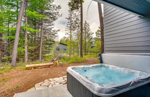 Tamarack Resort Casa | Spacious Donnelly Family Home with Private Hot Tub!