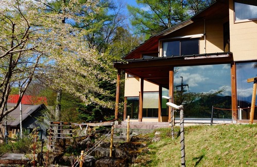 Kamisuwa Onsen Casa | Spacious double bed room 2 meals included / Chino Nagano