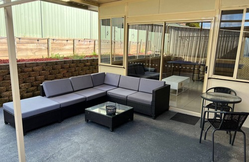 Prestons Casa | Spacious Double Storey 4 Bedroom/2.5 Bath House