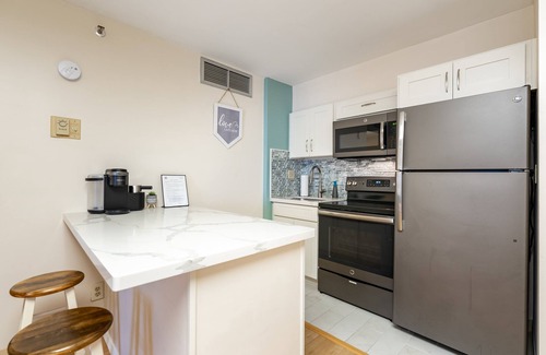 Downtown Honolulu Condominio | Spacious Downtown Executive Retreat | Free Parking