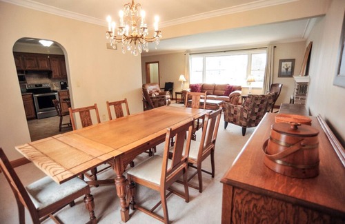 Port Dover Casa | Spacious Downtown home with lots of amenities!!