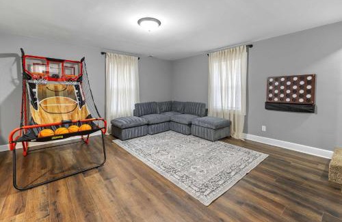 Indianapolis Casa | Spacious Downtown Retreat Near the Childrens Museum