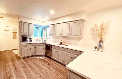 Castlewood Casa | Spacious DTC Getaway - Hot Tub, FirePit, GameRoom - Ideal for Families & Groups