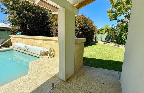 Duncraig Casa | Spacious Duncraig Dream Home, pool, outdoor entertaining!
