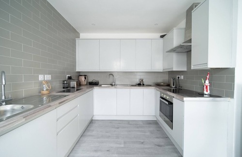 Thornton-Cleveleys Casa | Spacious Duplex Apartment - Perfectly Situated in the Heart