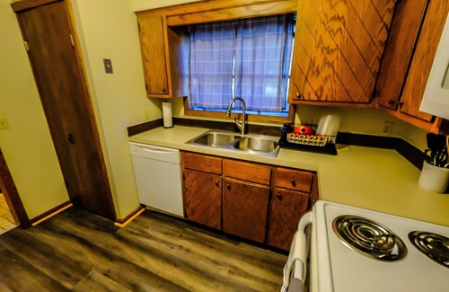 Meyers Lake Casa | Spacious duplex, located in plain township, peaceful walk your dog atmosphere.