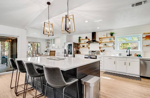 Horseshoe Bay Casa | Spacious & elegant haven with huge yard, updated interior, AC, & fast WiFi
