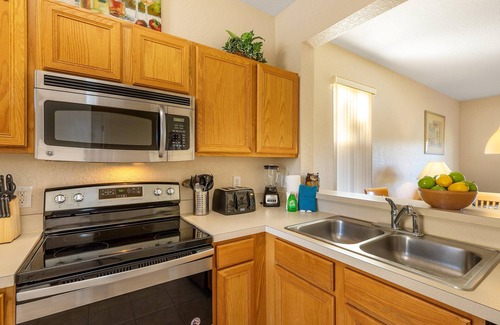 Wellington Casa | Spacious End-Unit Townhouse, 2 Master Suites, at Regal Palms, close to Clubhouse