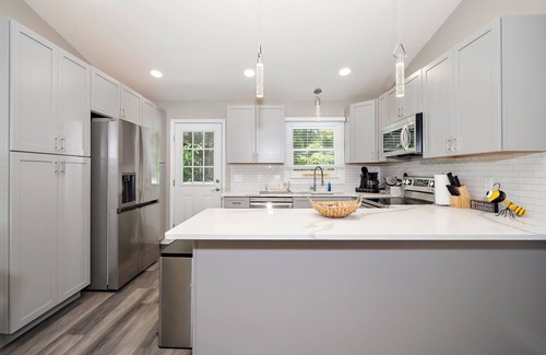 Cary Casa | Spacious Entire Home – Ideal for Groups & Families