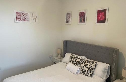 North End Apartamento | Spacious Erith Apartment