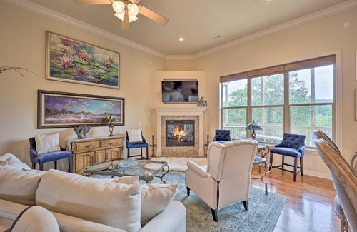 Eureka Springs Casa | Spacious Eureka Springs Home with Lake Views!