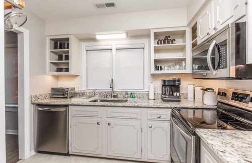 Bowling Green Casa | Spacious Executive Suite Downtown Bowling Green