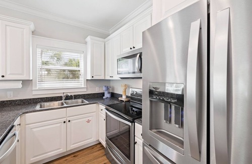 Seagrove Beach Condominio | Spacious Family-Friendly Condo w/ Beach Access, Gulf Views, and Community Pool