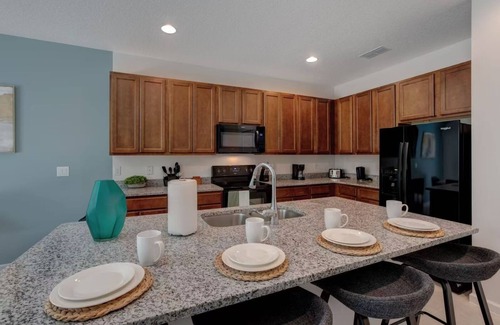 Bellavida Casa | Spacious & Family-Friendly 6BR Villa Near Disney Private Pool & Game Room!